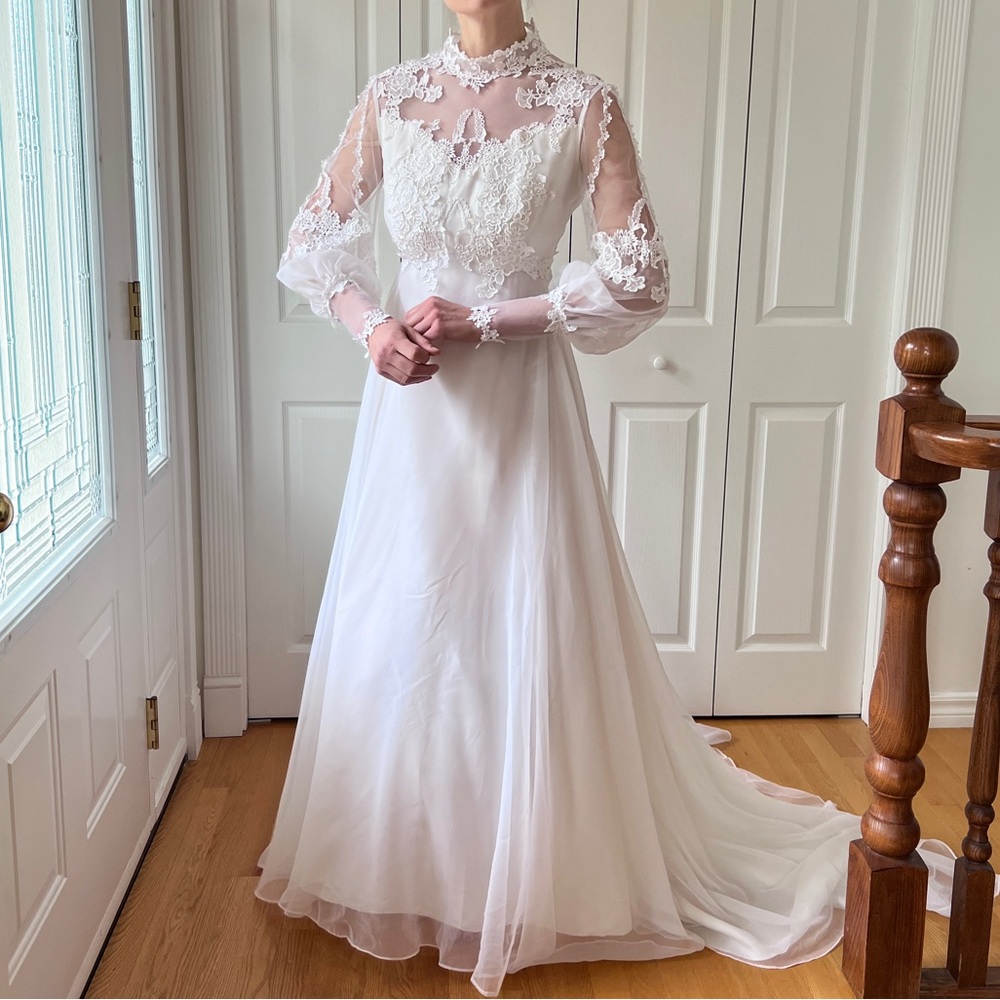 SOLD — 1960-70’s Dance Originals by Fred Perlberg Wedding Gown - Picture 3 of 11